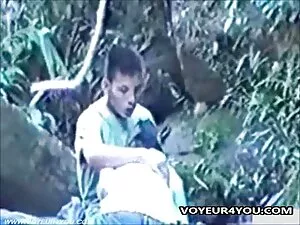 Սեւ ծառան pee Sarah  ...
